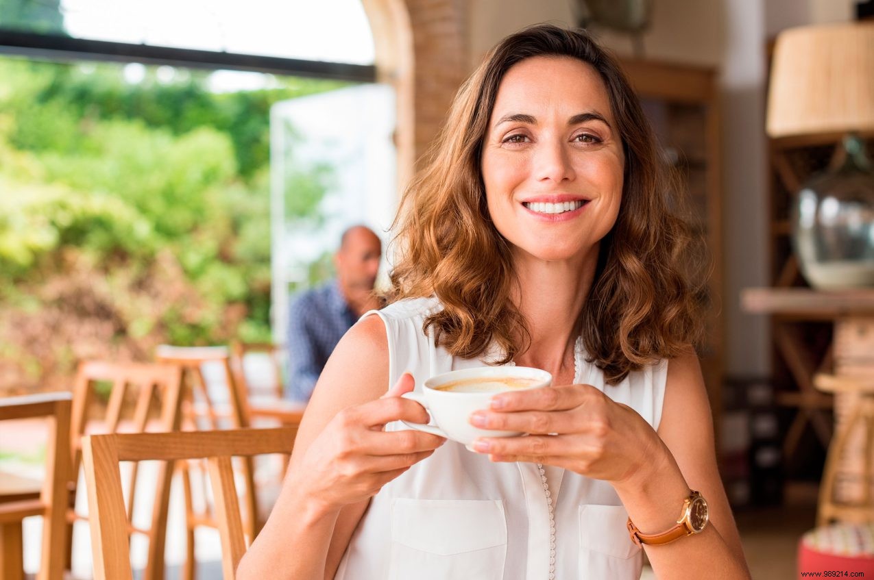 4 Expert Tips to Prevent Coffee and Tea Stains on Your Teeth