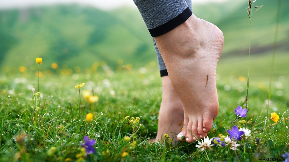 The Proven Health Benefits of Walking Barefoot: Insights from Experts and Research