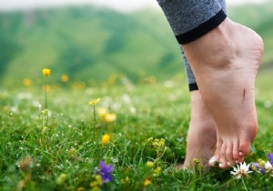 The Proven Health Benefits of Walking Barefoot: Insights from Experts and Research
