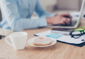 Office Snacks: Up to 1,300 Extra Calories Per Week – Proven Tips to Stay on Track