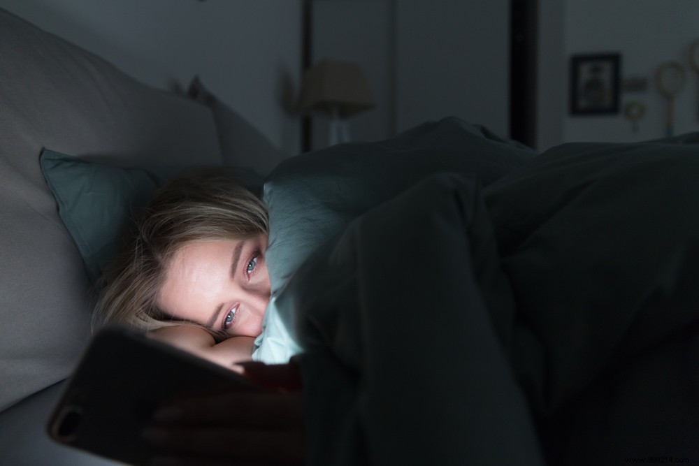 Why Checking Your Smartphone with One Eye Before Bed Can Lead to Temporary Vision Loss