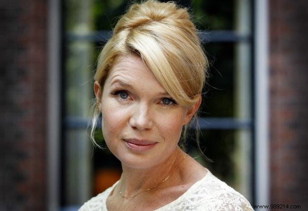 Actress Tjitske Reidinga Tackles Smoking Cessation Again in Stoptober:  It Doesn t Suit Me, Yet I Persist 