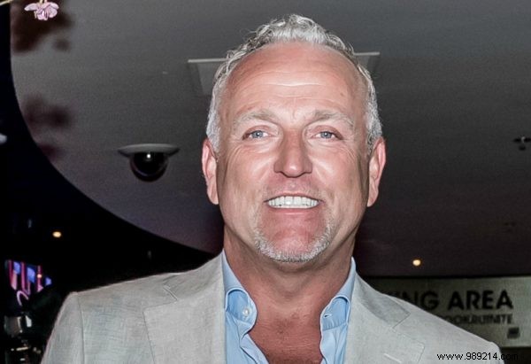 TV Host Gordon Tests Positive for COVID-19:  100 Jaar Jong  Filming Paused