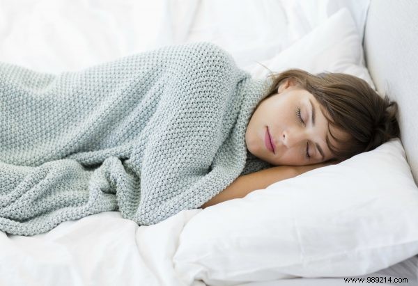 Unlock Better Sleep: How Gut Detox Transforms Restless Nights – Expert Insights + Exclusive Santé Offer