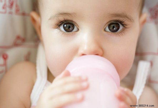 Babies Ingest Millions of Microplastics Daily from Plastic Feeding Bottles, University of Dublin Study Warns