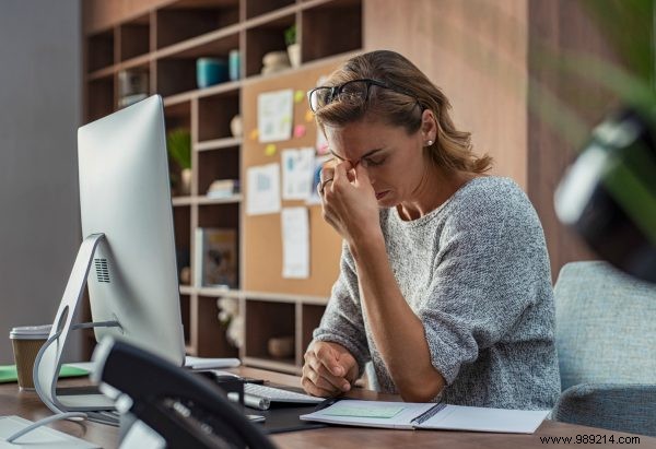 4 Proven Tips to Relieve Tired Eyes from Screen Time