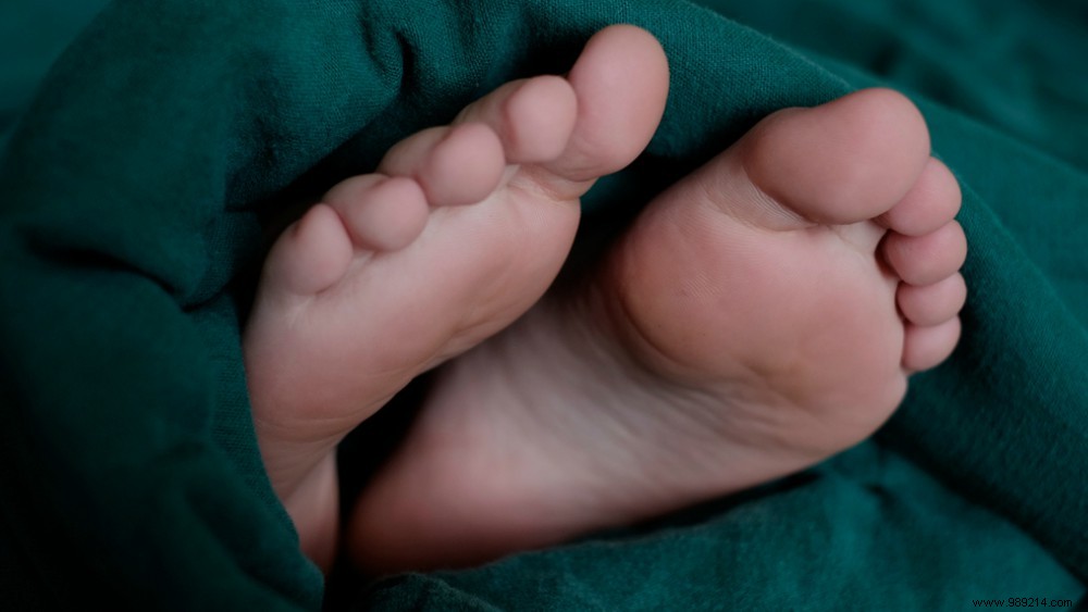 Does Keeping Your Feet Outside the Covers Help You Fall Asleep Faster?