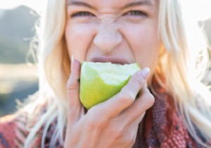 Top 3 Fruits for Stronger Teeth: Apples, Pears, and Why They Matter