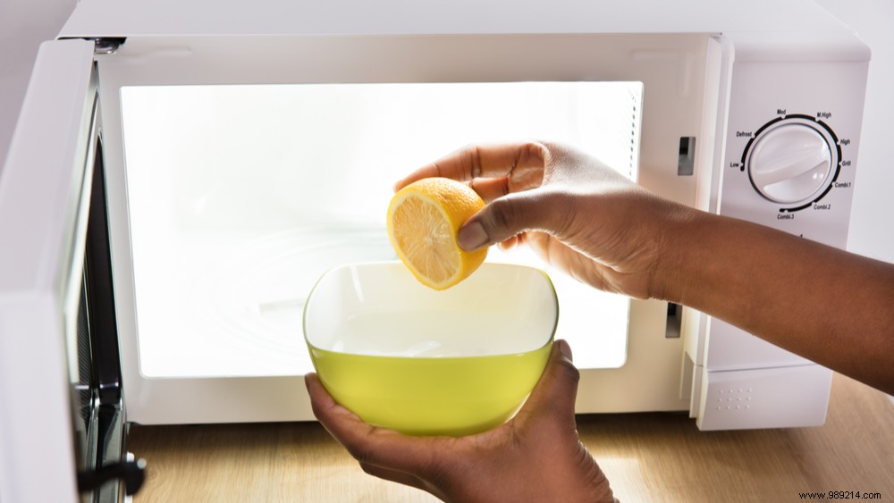 5 Proven Microwave Cleaning Hacks: Effortless Tips from Cleaning Experts