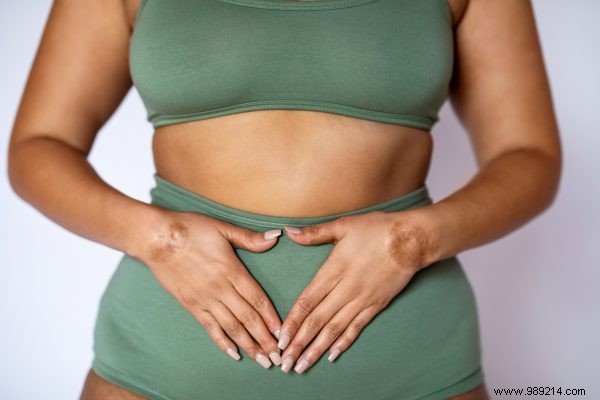 Why You Should Stop Sucking in Your Stomach Constantly: Expert Insights
