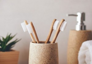 Millions of Bacteria on Your Toothbrush: University Research and Essential Hygiene Tips