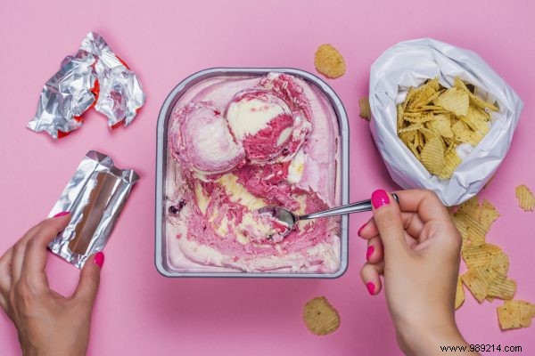 Decode Your Food Cravings: Why Hunger Strikes at 11 AM, 4 PM, 6 PM, and 7 PM – Plus Healthy Fixes