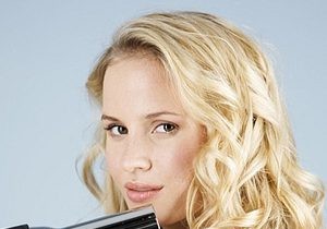 How to Combat Frizz in Dyed and Permed Hair: Expert Advice from John Frieda