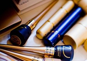 Women Spend Nearly €10,000 on Makeup Over a Lifetime, UK Research Reveals