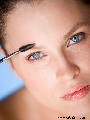 Permanent Makeup for Eyebrows and Eyeliner: Expert Insights on Process, Risks, and Costs