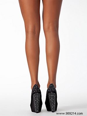 Master Walking in Heels: Pro Tips for Holiday Confidence