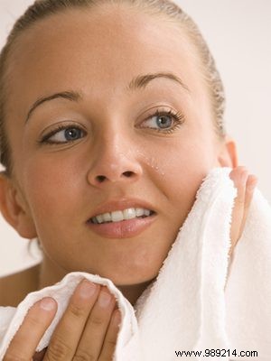 The Oil Cleansing Method: A Gentle, Effective Way to Balance Your Skin