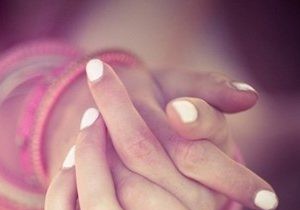 White Nail Polish: Spring and Summer s Must-Have Trend