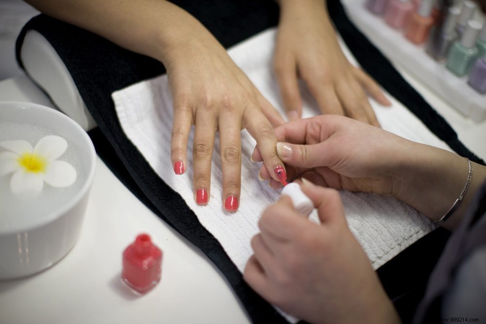 Beauty on Wheels: Sense s Mobile Manicure Bike in Amsterdam