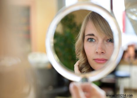 8 Pro Beauty Hacks for a Fresh Look in Under 1 Minute