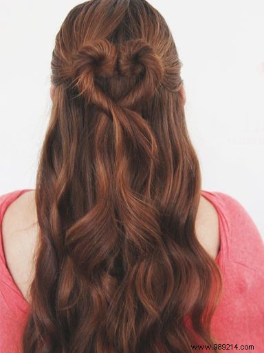 Elegant Romantic Hairstyle: Simple Step-by-Step Tutorial for Date Nights