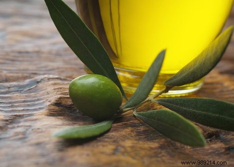 Olive Oil Beauty Secrets: 6 Expert Tips for Glowing Inside and Out
