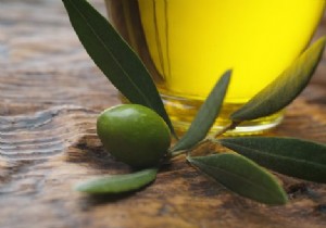 Olive Oil Beauty Secrets: 6 Expert Tips for Glowing Inside and Out