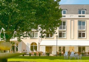 Yoga Weekend Retreat at Badhotel Domburg: Verified Details for a Dutch Beach Escape