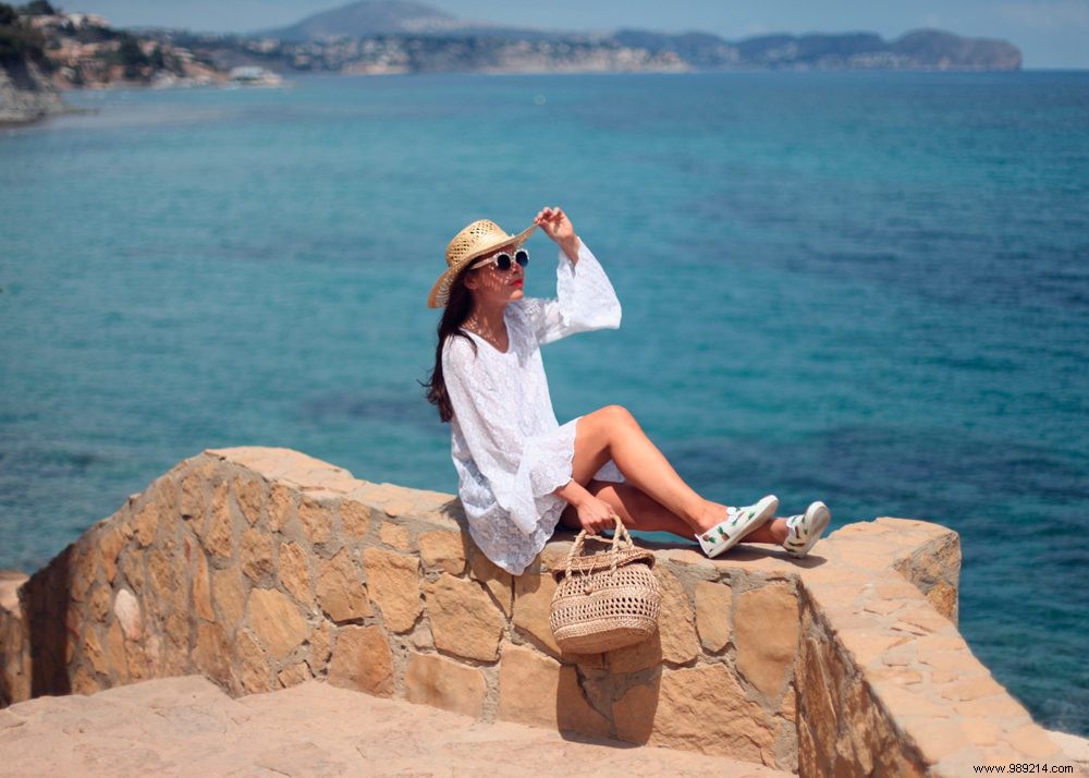 Frassy Flossy Pineapple Slip-Ons: Trendy Comfort for Summer