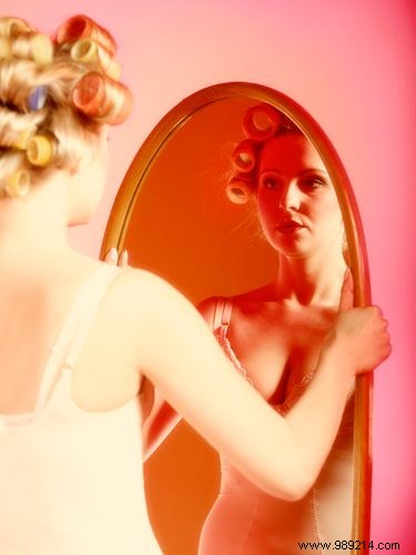 Rising Body Shame: New Study Shows More Dutch Women Discomfortable Naked