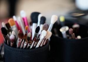 Sephora s Instant Dry Brush Cleaner: Refresh Makeup Brushes in Seconds