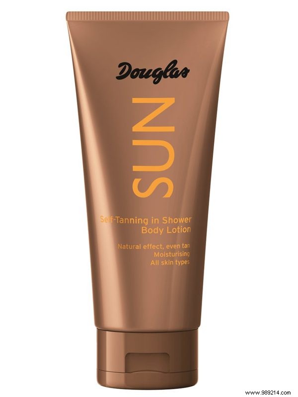 Achieve a Flawless Tan with Douglas Self-Tanning Shower Lotion