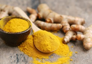 Turmeric for Beauty: Expert-Backed Benefits, DIY Masks, and Key Cautions