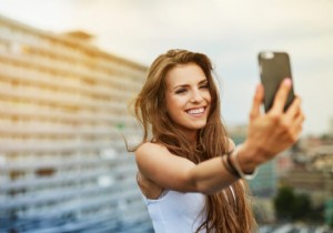 Why the Left Side of Your Face May Be Your Most Attractive Feature, Backed by Research