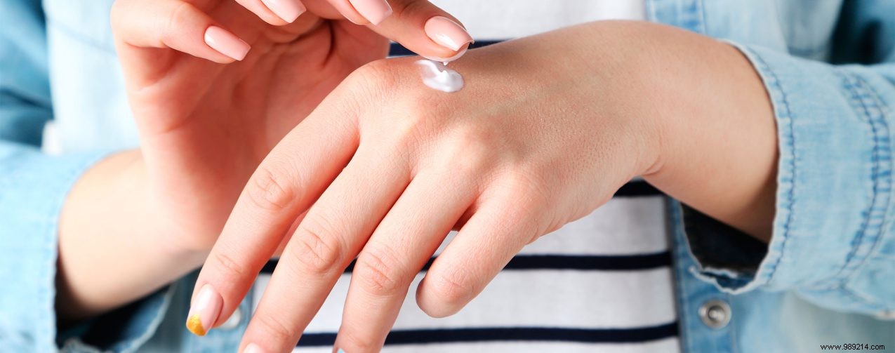 Expert Tips to Restore and Protect Dry Hands