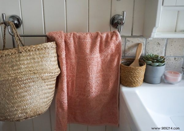 Discover Relief for Sensitive Skin: The Apple Cider Vinegar Bath Remedy