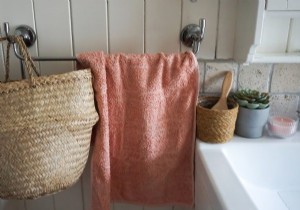 5 Must-Have Essentials for Your Bathroom Cabinet