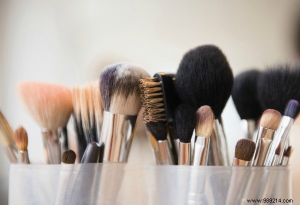 Why Clean Your Makeup Brushes Regularly: A Pro Guide to Healthier Skin