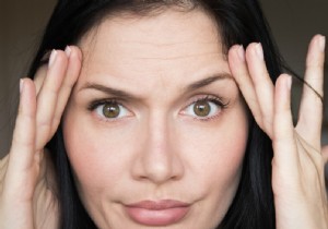 5 Everyday Habits That Accelerate Wrinkles – Expert Insights