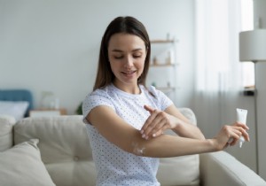 5 Common Causes of Skin Flaking (Dander) and Proven Solutions