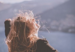 Tame Flyaways and Static Hair: Simple Coconut Oil and Honey Mask