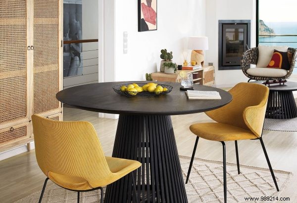 Transform Your Kitchen into a Stylish Living and Dining Hub