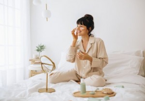 6 Everyday Habits That Could Be Damaging Your Skin