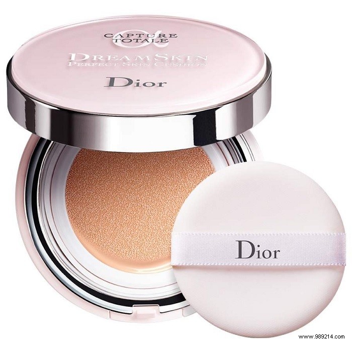 Top Anti-Aging Foundations for Youthful, Radiant Skin