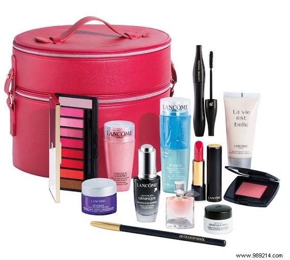 9 Luxurious Beauty Gift Sets for Her This Holiday Season