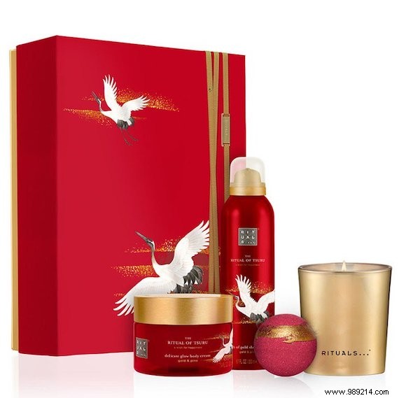 9 Luxurious Beauty Gift Sets for Her This Holiday Season