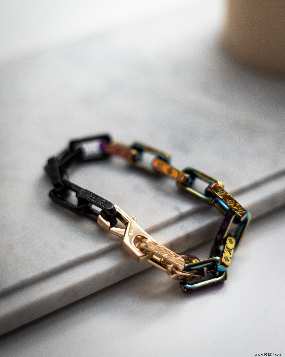 Second-Hand Fashion: Sustainable Chic for the Modern Wardrobe