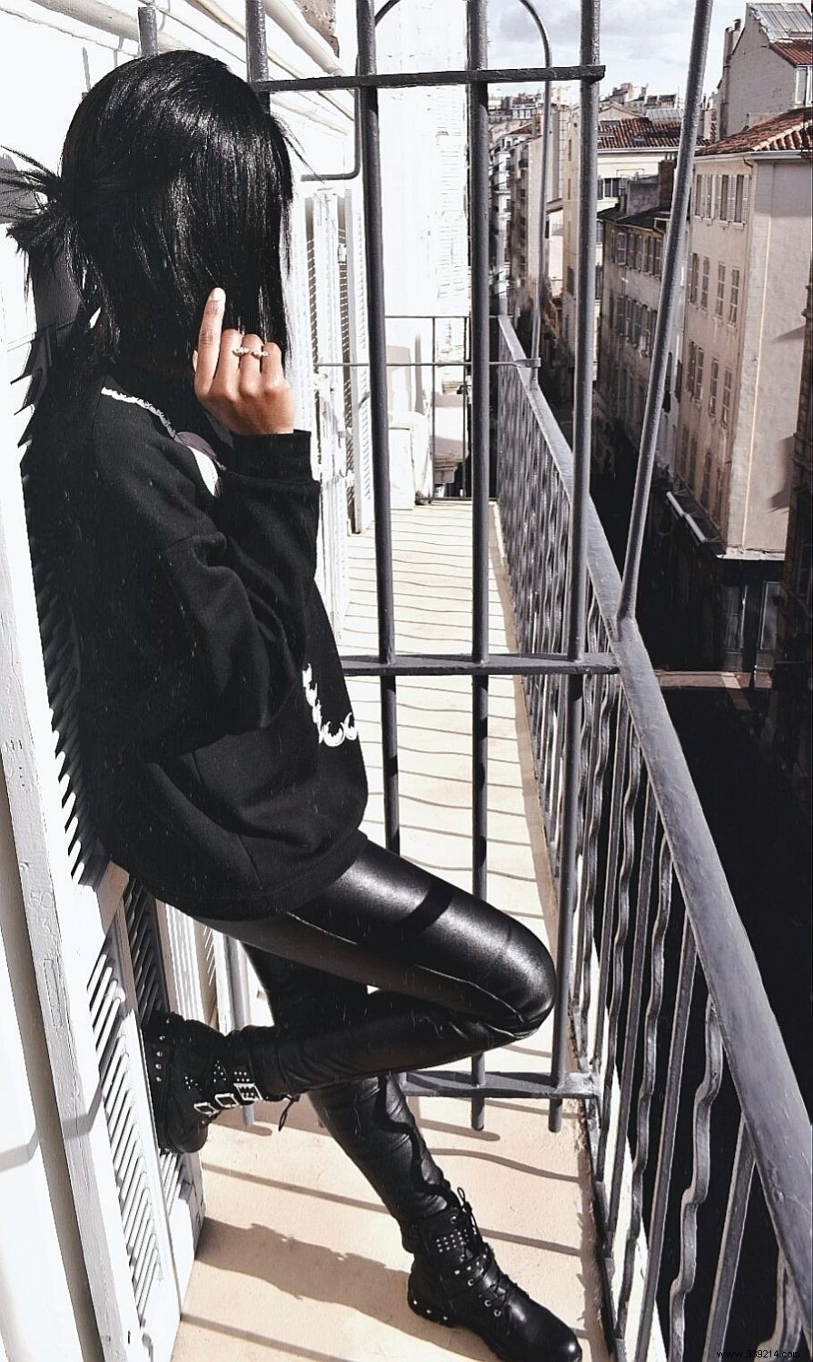 Rock Your Winter Style: Hemji Krysten Boots on Sale in the 2018 Winter Sales