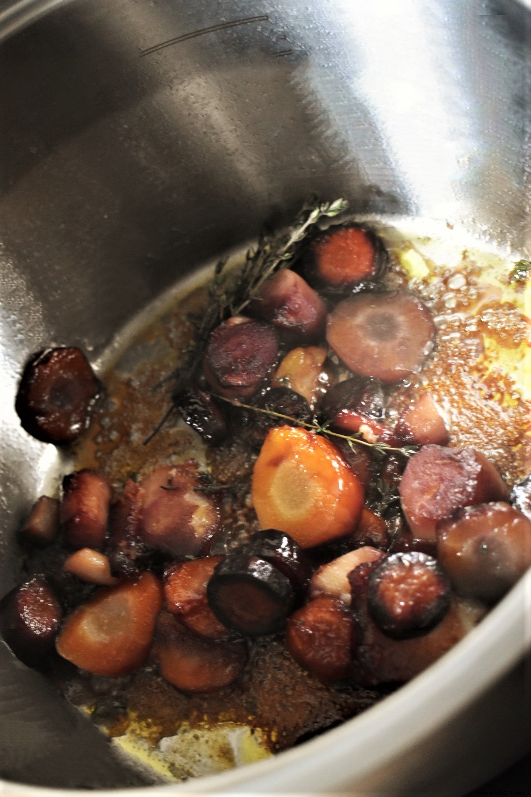 Festive Pan-Fried Foie Gras with Caramelized Root Vegetables – A Maho Nabé Masterpiece