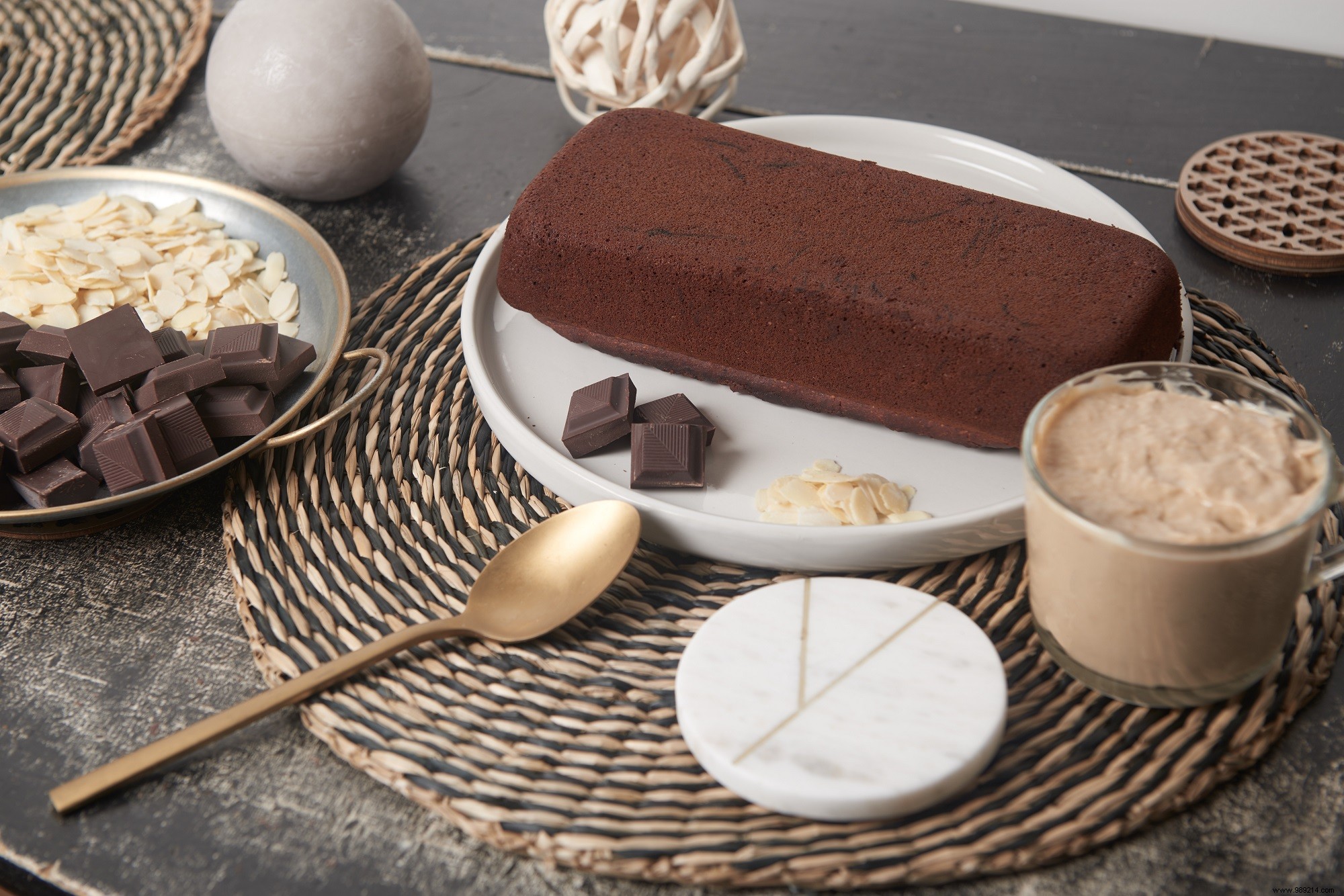 Gluten-Free & Lactose-Free Christmas Yule Log Recipe with Schär